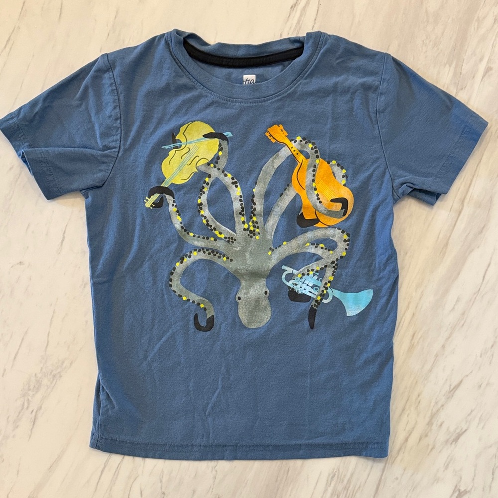 Tea Collection Blue Octopus Graphic Kids T-Shirt. Size 7.